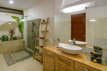 Alleira By Deals Hospitality Seminyak (Bali)
